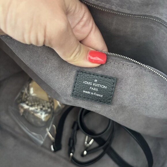 Authentic Louis Vuitton Lockit MM RARE python snake veau leather $4560 MSRP - Picture 12 of 14